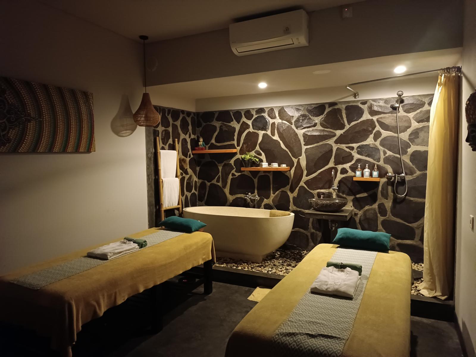 Calma - Aromatherapy Massage