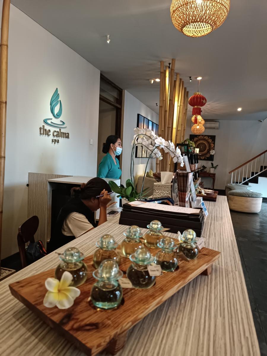 Calma - Hot Stone Massage
